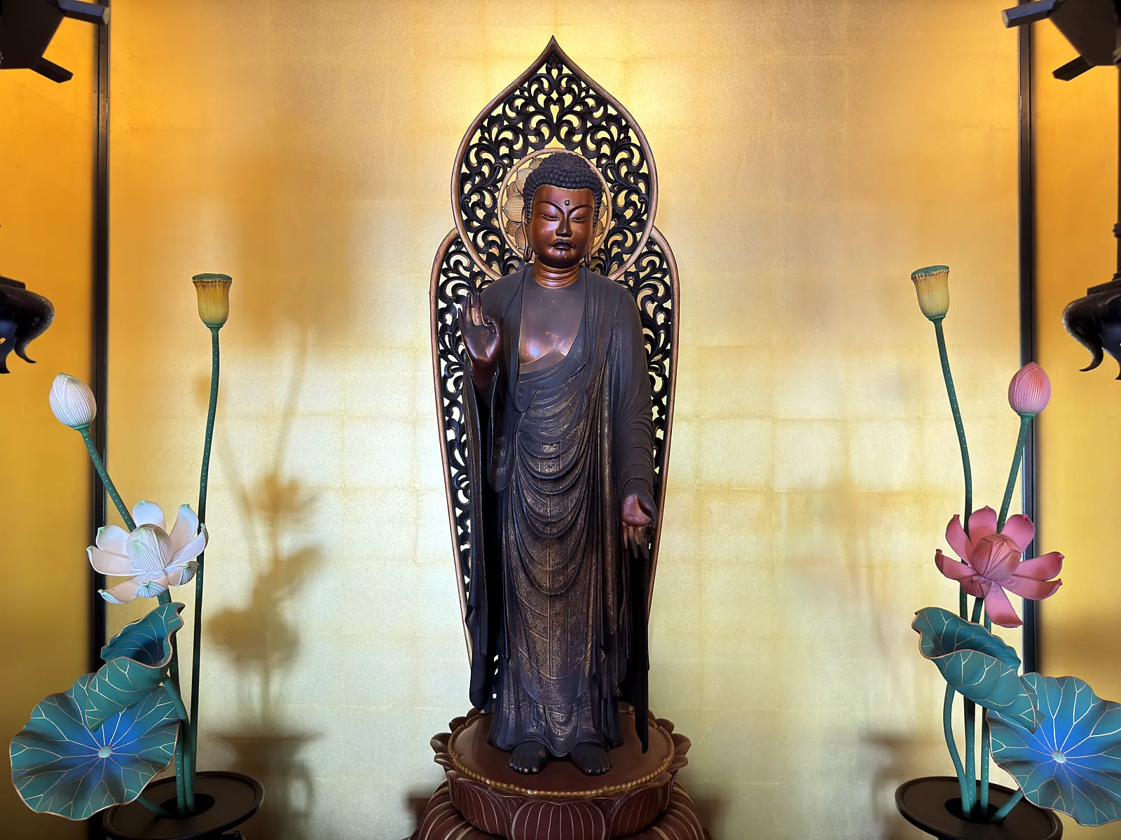 長壽院 ご本尊 阿弥陀如来立像（見返り阿弥陀）